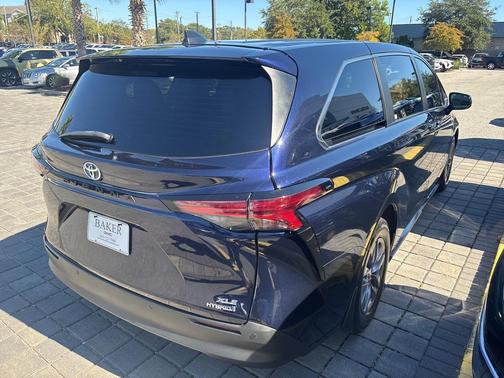 2022 Toyota Sienna XLE
