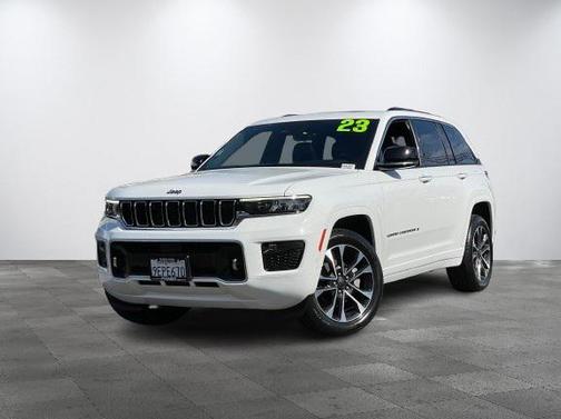 2023 Jeep Grand Cherokee Overland 4x2