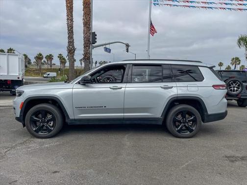 2023 Jeep Grand Cherokee L Altitude 4x2