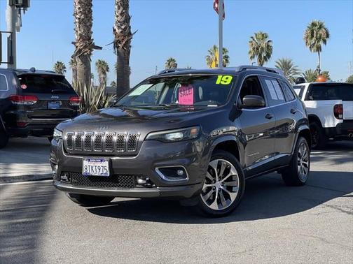 2019 Jeep Cherokee Overland FWD