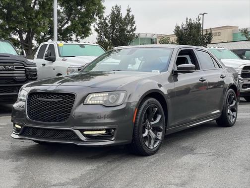 2022 Chrysler 300 Touring L