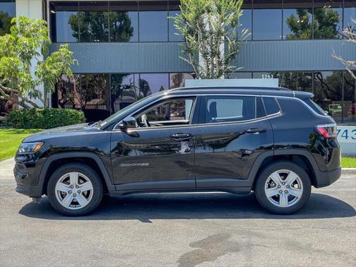 2022 Jeep Compass Latitude FWD