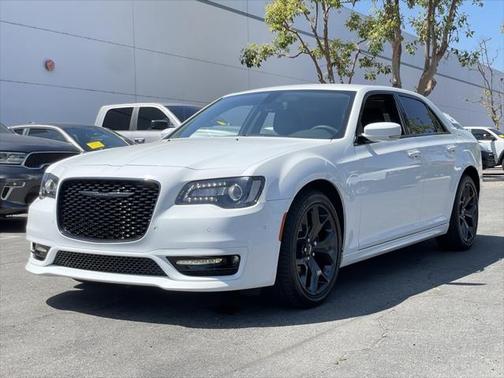 2023 Chrysler 300 Touring L