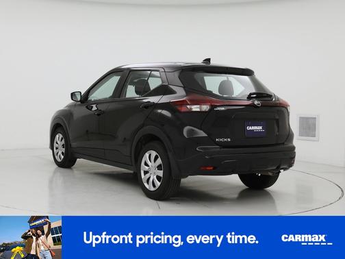 Black 2025 Nissan Kicks Play S