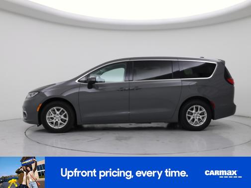 Gray 2023 Chrysler Pacifica Touring L