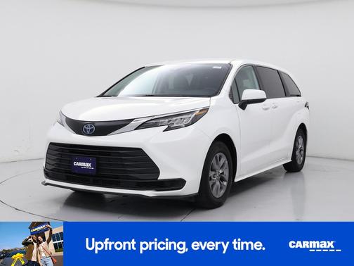 2023 Toyota Sienna LE