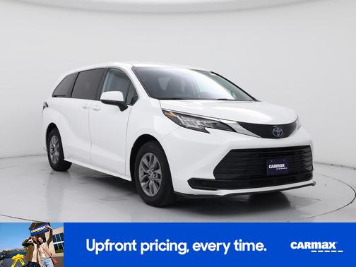 2023 Toyota Sienna LE