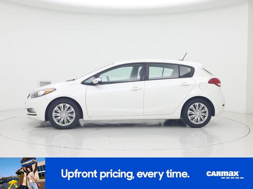 White 2016 Kia Forte LX