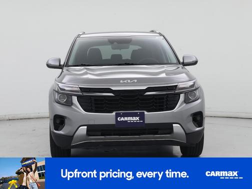 Gray 2025 Kia Seltos S