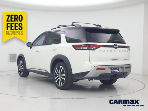 White 2023 Nissan Pathfinder Platinum