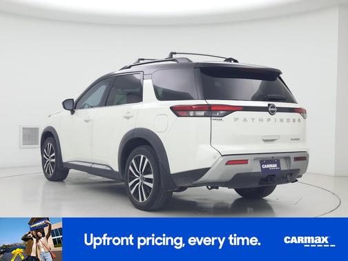 White 2023 Nissan Pathfinder Platinum