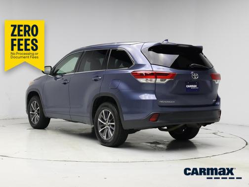 Blue 2018 Toyota Highlander XLE