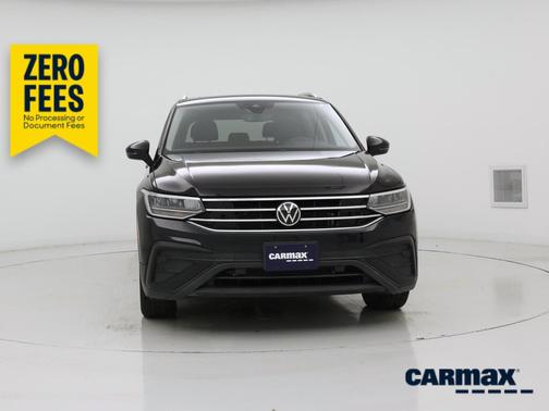 Black 2022 Volkswagen Tiguan SE