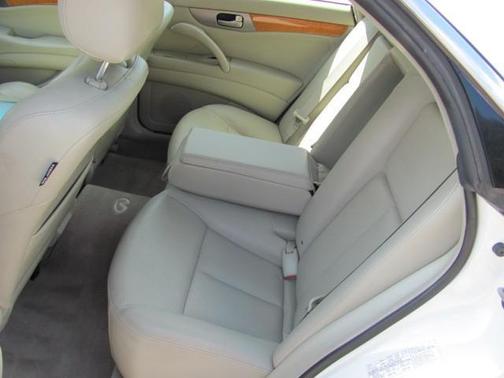 Ivory Pearl 2003 INFINITI M45 Base