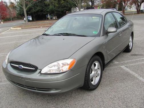 2002 Ford Taurus SE