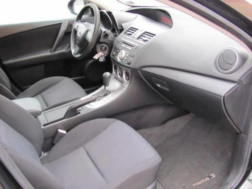 2011 Mazda Mazda3 i Sport