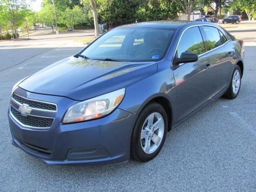 Green 2013 Chevrolet Malibu 1LS