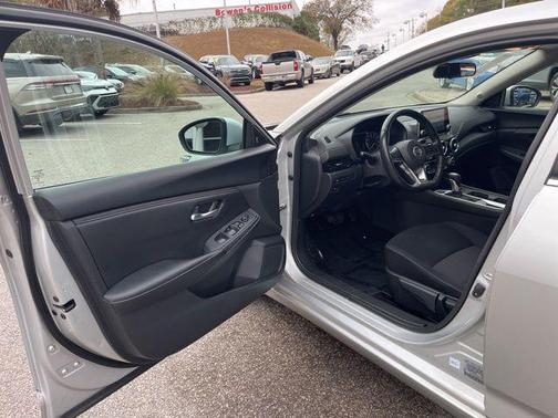 Brilliant Silver Metallic 2023 Nissan Sentra SV