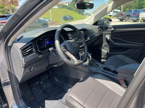 Platinum Gray Metallic 2024 Volkswagen Jetta 1.5T SE