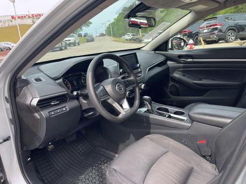 Brilliant Silver Metallic 2022 Nissan Altima 2.5 SV