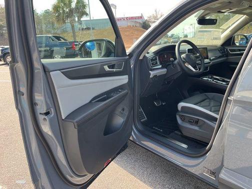 pure gray 2026 Volkswagen Atlas Peak Edition