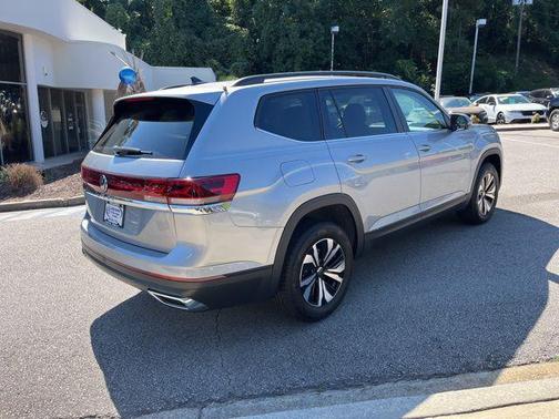 silver mist metallic 2026 Volkswagen Atlas 2.0T SE