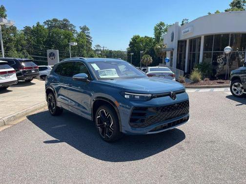 monterey blue pearl 2026 Volkswagen Tiguan 2.0T SEL R-Line 4MOTION