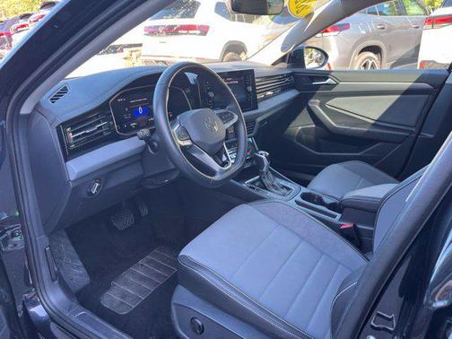 Platinum Gray 2025 Volkswagen Jetta 1.5T SE