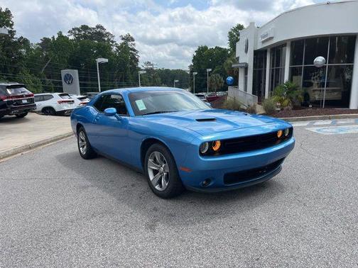 B5 Blue Pearlcoat 2018 Dodge Challenger SXT