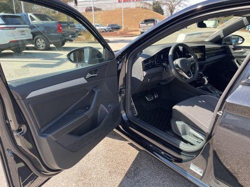 Deep Black Pearl 2026 Volkswagen Jetta 1.4T S