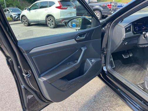 Deep Black Pearl 2023 Volkswagen Jetta 1.5T Sport