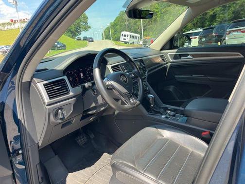 Blue Metallic 2018 Volkswagen Atlas 3.6L SEL Premium