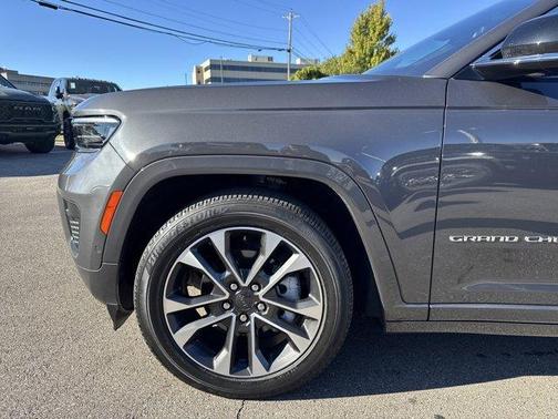2022 Jeep Grand Cherokee Overland