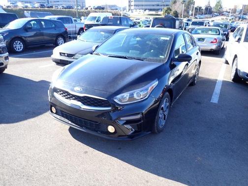 Photo 2 of 13 of 2021 Kia Forte LXS