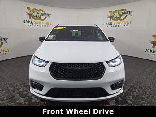 2024 Chrysler Pacifica Hybrid Select