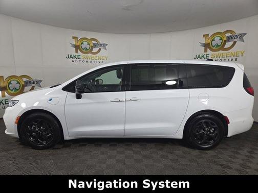 2024 Chrysler Pacifica Hybrid Select