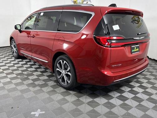 2026 Chrysler Pacifica Pinnacle