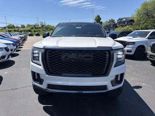White Frost Tri-Coat 2023 GMC Yukon XL Denali Ultimate