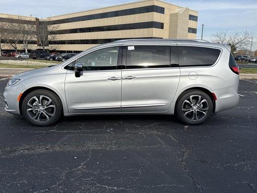 2026 Chrysler Pacifica Pinnacle