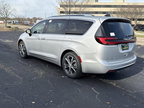 2026 Chrysler Pacifica Pinnacle