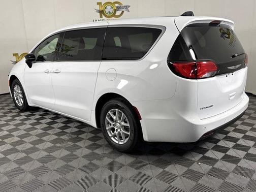 2026 Chrysler Voyager LX