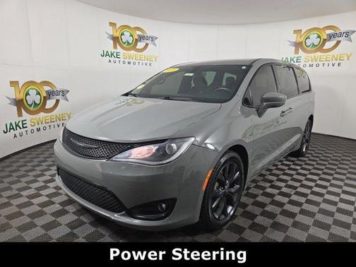 2020 Chrysler Pacifica Touring