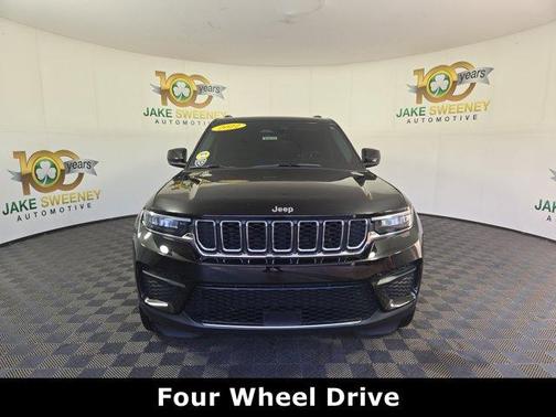2022 Jeep Grand Cherokee Laredo