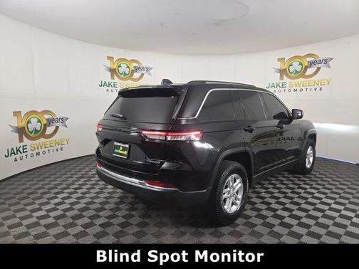 2022 Jeep Grand Cherokee Laredo