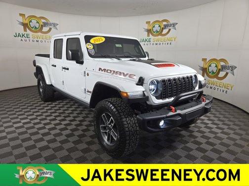 Bright White Clearcoat 2025 Jeep Gladiator Mojave