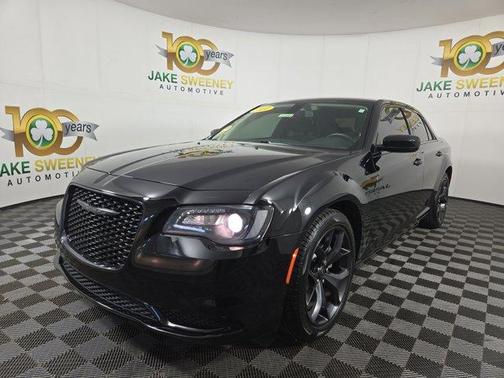 2021 Chrysler 300 Touring