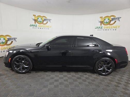 2021 Chrysler 300 Touring