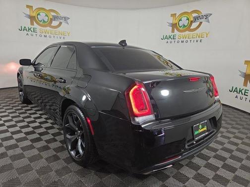 2021 Chrysler 300 Touring