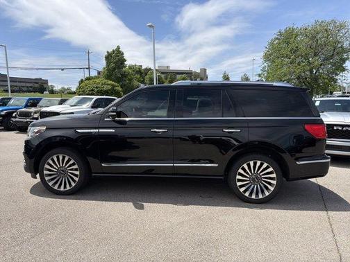 Infinite Black Metallic 2019 Lincoln Navigator Reserve