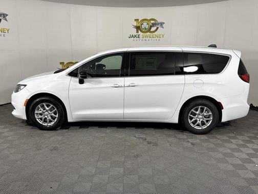 2026 Chrysler Voyager LX